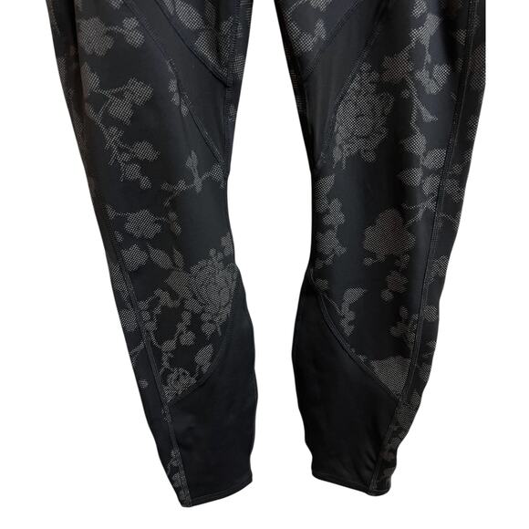 Athleta Moonlight Precision 7/8 Floral Print Mesh Leggings Black Gray Small - Picture 8 of 13